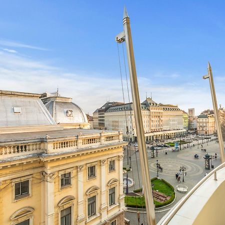 Luxe Living At Old Town Center Apartment Bratislava Bagian luar foto