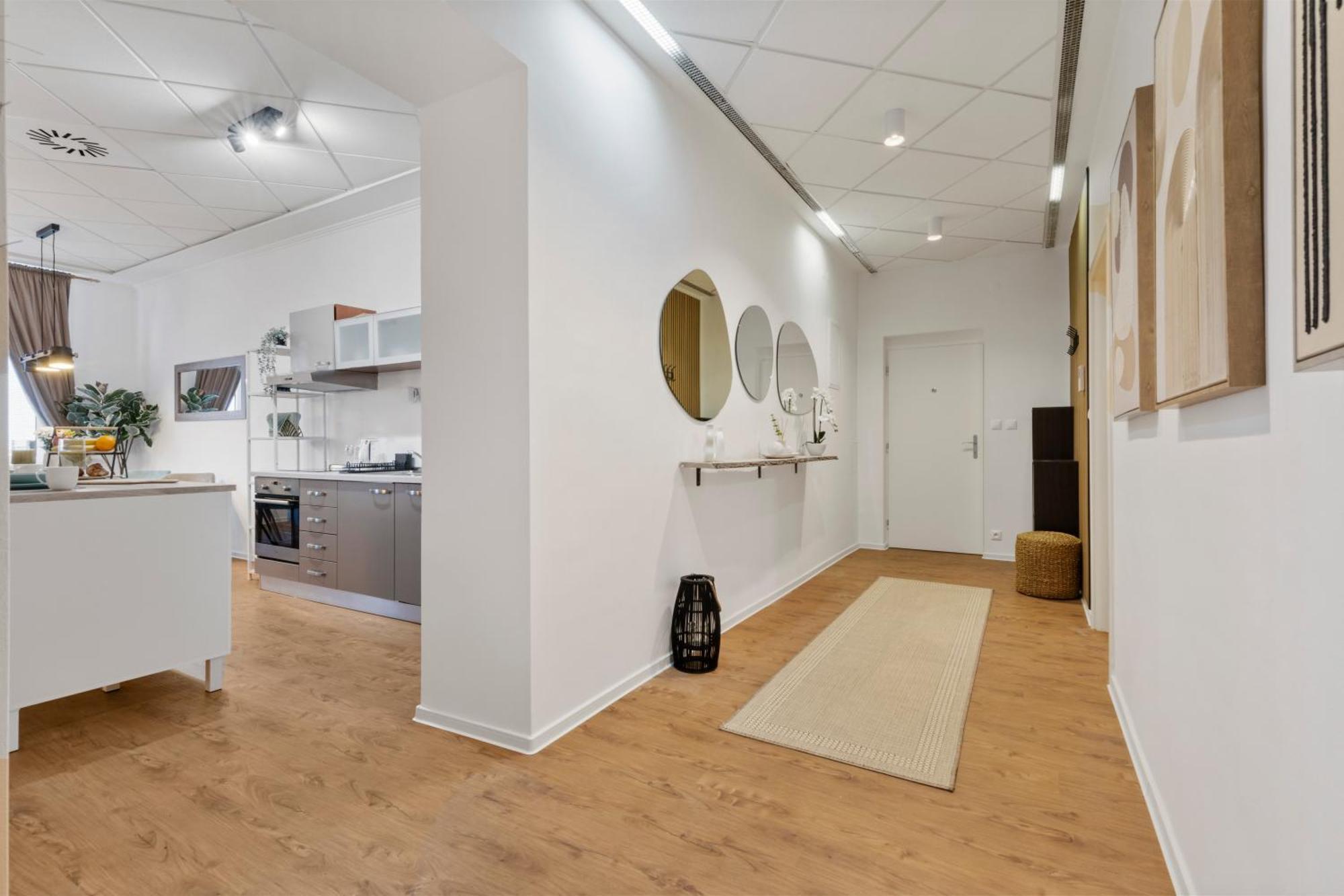 Luxe Living At Old Town Center Apartment Bratislava Bagian luar foto