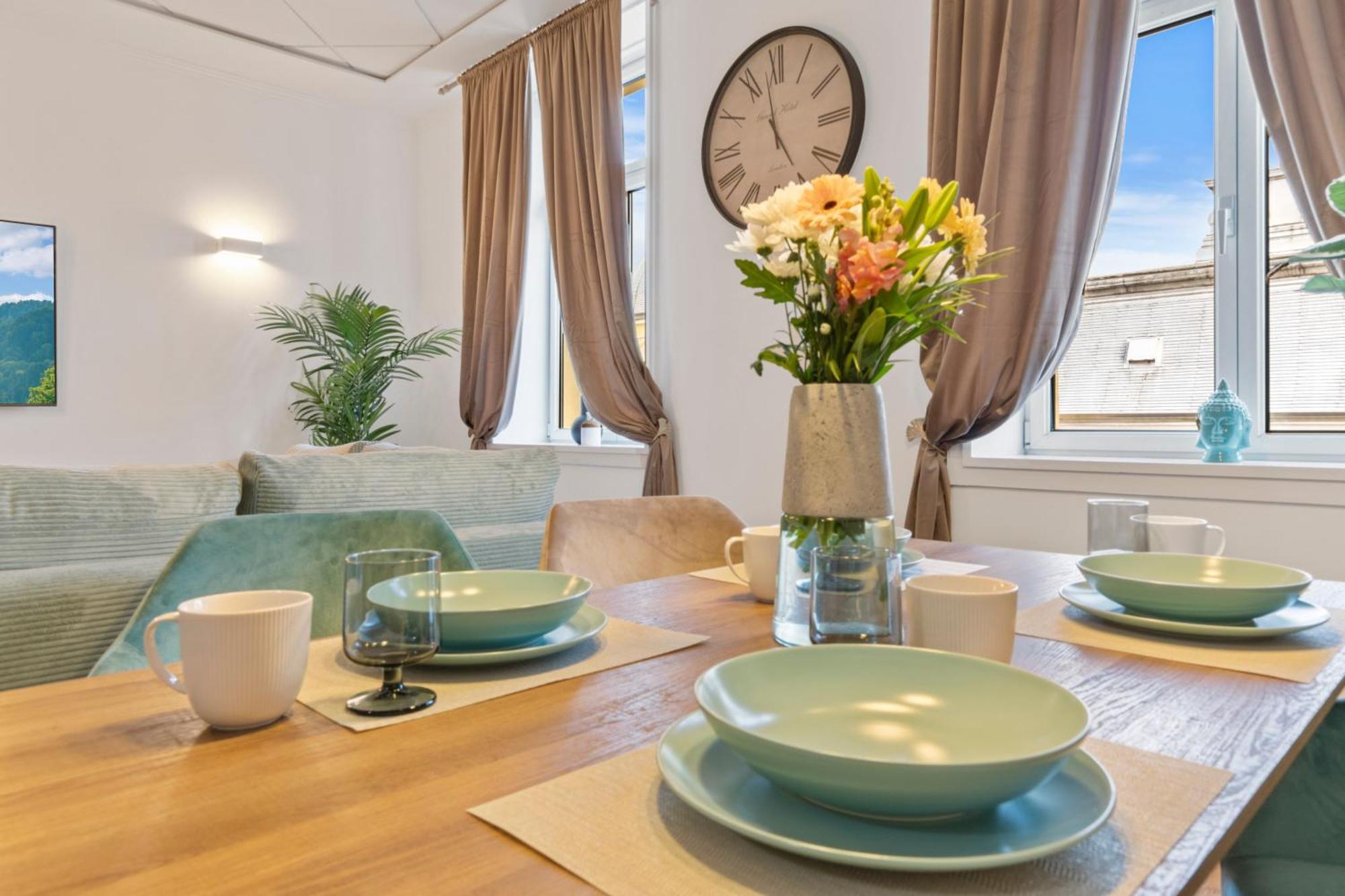 Luxe Living At Old Town Center Apartment Bratislava Bagian luar foto